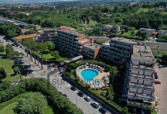 Suites Marilia Apartments - Suite Livorno Holiday Home Group allows 18 year olds to book a room