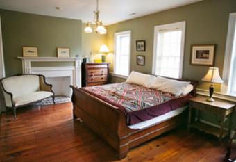 Light Horse Inn allows 18 year olds to book a room