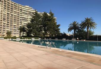 Le Surcouf has Balcony rooms