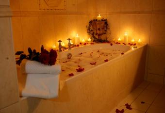 Kettles Country House Hotel allows 18 year olds to book a room