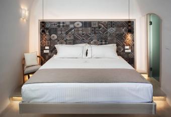Aperto Suites - Adults Only allows 18 year olds to book a room