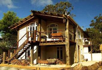 Old Leura Dairy has rooms with a private hot tub