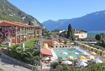 Residence Borgo Dei Limoni - Appartamenti con Garage has Balcony rooms