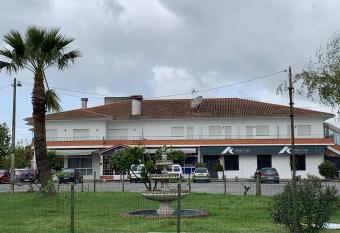 Kualquer Koisa has Balcony rooms