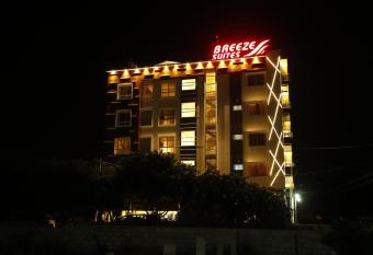 Breeze Suites has Balcony rooms