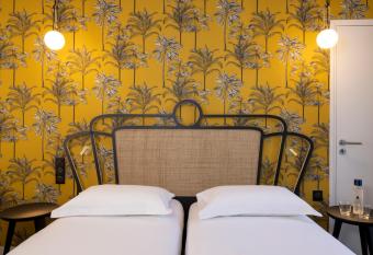 Hotel De Suez has Balcony rooms