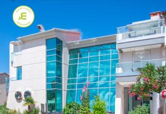 Adrion Aparthotel has Balcony rooms