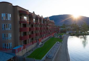 Holiday Inn Hotel & Suites Osoyoos, an IHG Hotel has Balcony rooms