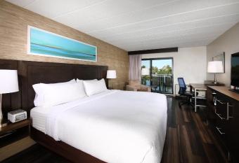 Holiday Inn Hotel Peterborough Waterfront, an IHG Hotel has Balcony rooms