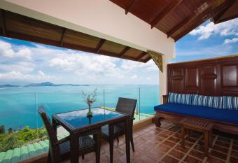 Sandalwood Luxury Villa Resort has Balcony rooms