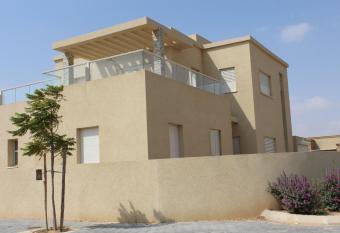 Our Place At The Desert allows 18 year olds to book a room