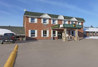 Guest House Inn & Suites has Smoking rooms