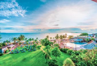 Pinnacle Grand Jomtien Resort and Beach Club - SHA Extra Plus has Balcony rooms