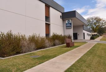Best Western Quirindi RSL Motel allows 18 year olds to book a room