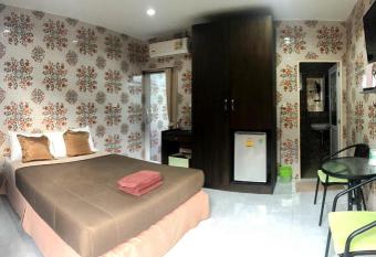 Sirikul Mansion has Balcony rooms