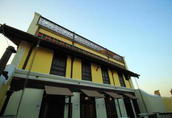 Deewanji Ni Haveli has Balcony rooms