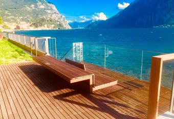 I Bravi has Balcony rooms