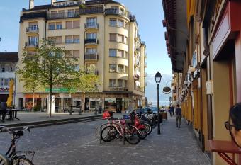 Hostellerie de L H  tel de Ville allows 18 year olds to book a room