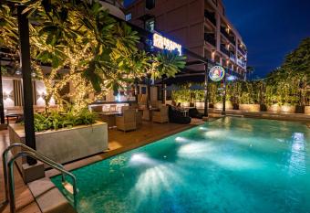 A-One Pattaya Beach Resort allows 18 year olds to book a room