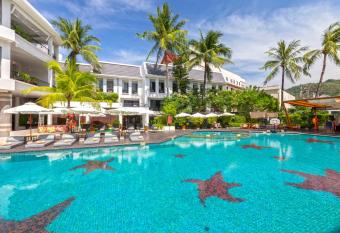 Sawaddi Patong Resort & Spa by Tolani - SHA Extra Plus allows 18 year olds to book a room