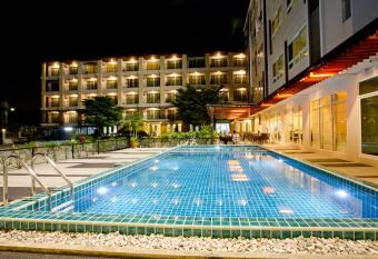 Sinsuvarn Airport Suite Hotel SHA Extra Plus Certified B5040 has Balcony rooms