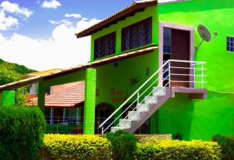 Green Hostel Ingleses allows 18 year olds to book a room