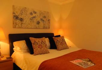 Skies Call Bed & Breakfast allows 18 year olds to book a room