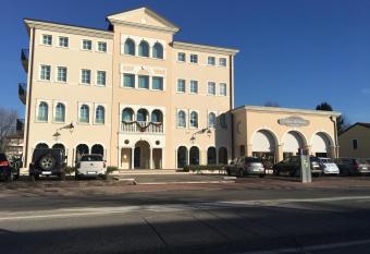 Quirinus Venetia Properties has Balcony rooms