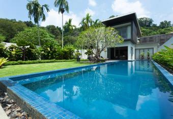 Baan Yamu Private Villa has Balcony rooms