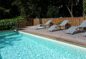 Le Clos du Loup allows 18 year olds to book a room