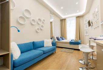 Budapest Holiday Colours allows 18 year olds to book a room