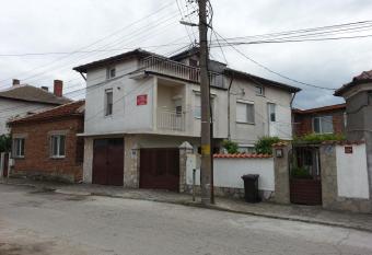 Guest House  has Balcony rooms