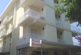 B&B - Meuble  - Hotel  allows 18 year olds to book a room