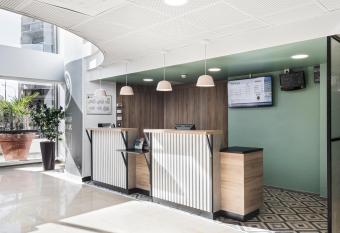 B&B HOTEL Lyon Centre Part-dieu Gambetta allows 18 year olds to book a room