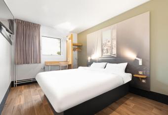 B&B HOTEL Lyon Centre Monplaisir allows 18 year olds to book a room