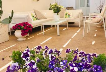 Nonna Mina has Balcony rooms