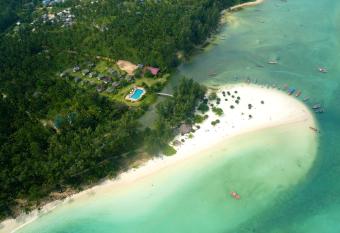 Malibu Beach Bungalows has Balcony rooms