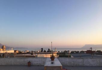 Hostel Stylianos Kissamos has Balcony rooms