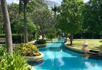 Boathouse Hua Hin has Balcony rooms