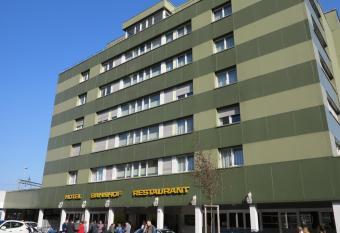 Hotel Bahnhof allows 18 year olds to book a room