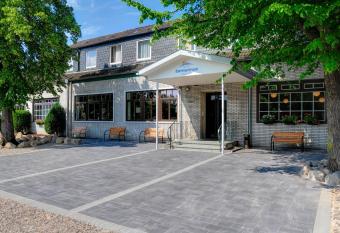 Hotel Sonneninsel Fehmarn allows 18 year olds to book a room