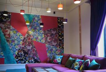 Arina Apartments 2 allows 18 year olds to book a room