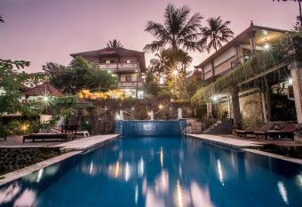 Puri Saron Hotel Madangan - Gianyar has Balcony rooms