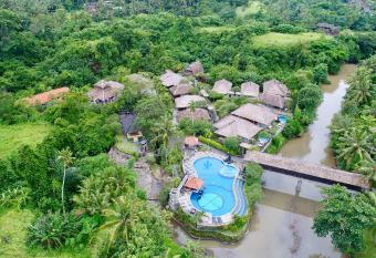 Santi Mandala Villa & Spa has Balcony rooms