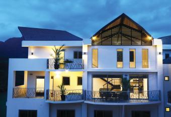 SKY PENTHOUSES 3BR 3,5 BTH - 6BR 5,5BTH at OCEANO allows 18 year olds to book a room