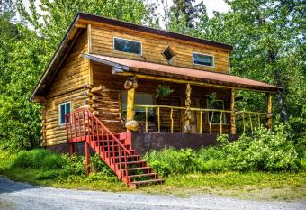 Midnight Sun Log Cabins has Balcony rooms