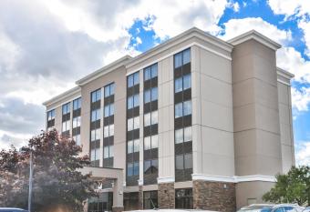 DoubleTree by Hilton Kitchener allows 18 year olds to book a room