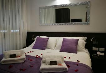 Hotel Tre Rose has Balcony rooms