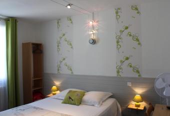 Hotel d Orl  ans allows 18 year olds to book a room