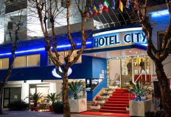 Hotel City allows 18 year olds to book a room